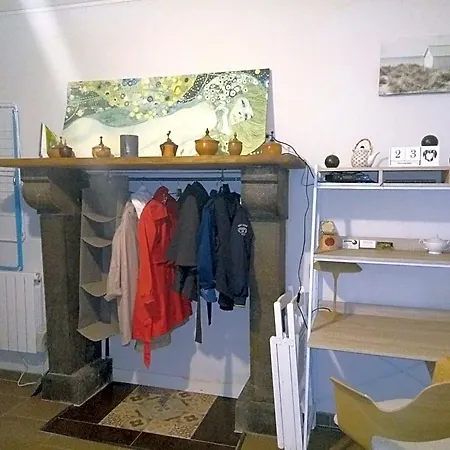 D'hotes Larhun Zola Oda ve Kahvaltı